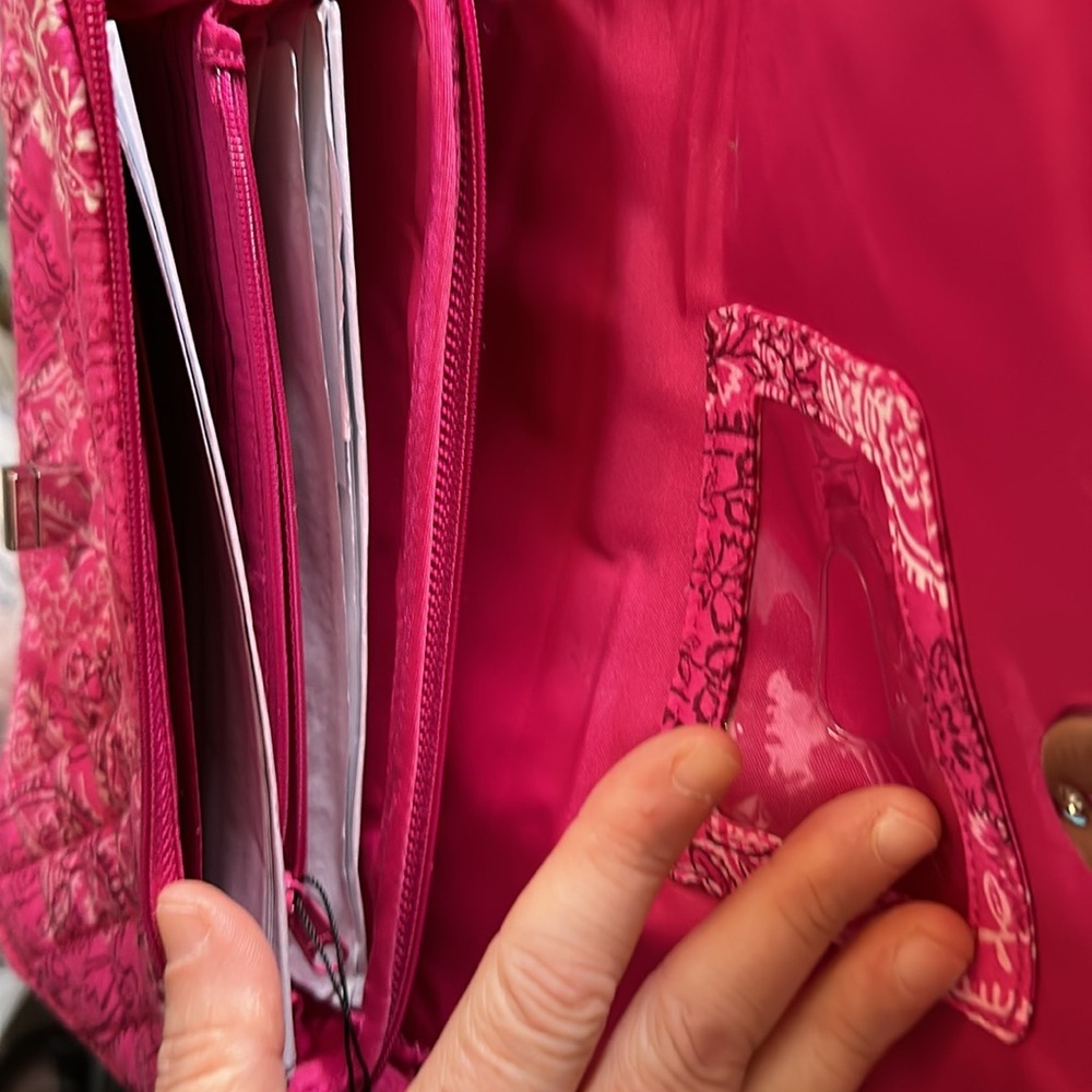 NWOT‎ Vera Bradley Pink Stamped Paisley Organizer Turnlock Crossbody Bag Purse - Picture 3 of 5